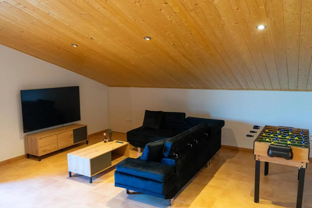 Сasa de vacaciones Cal Ganyada, Casa Rural Cardona